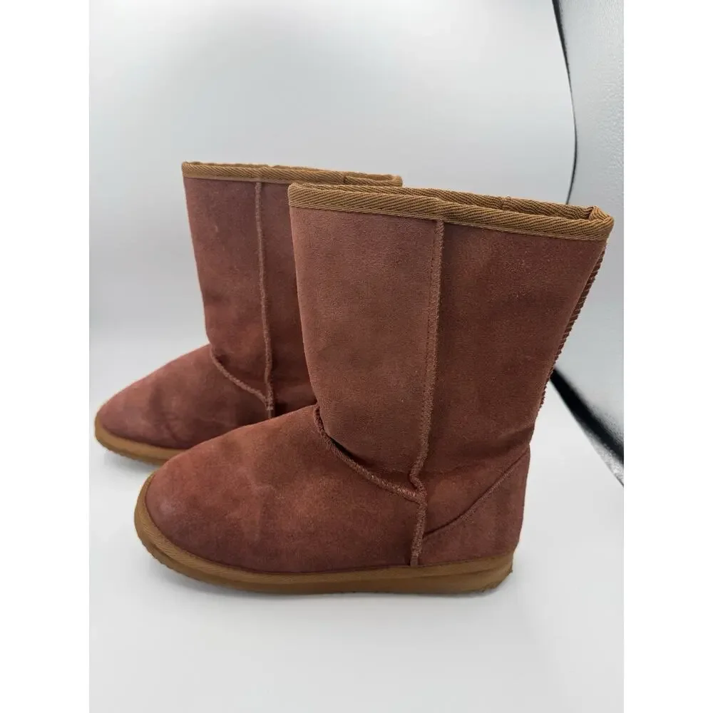 Arizona Women’s Starling Flat Heel Winter Boots Size 8m Aka Faux Ugg Boots